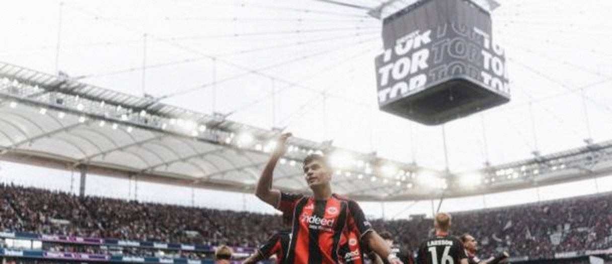 法兰克福发布备战花絮,冲刺阶段队长鼓劲,德甲任务艰巨,训练强度明显提升的简单介绍 法兰克福发布备战花絮,冲刺阶段队长鼓劲,德甲任务艰巨,训练强度明显提升的简单介绍