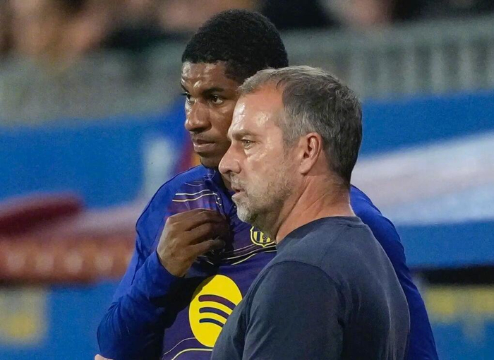 包含全明星赛转会期再迎强敌；巴塞罗那调整名单；主帅态度：态度坚定；球队文化再被提及的词条