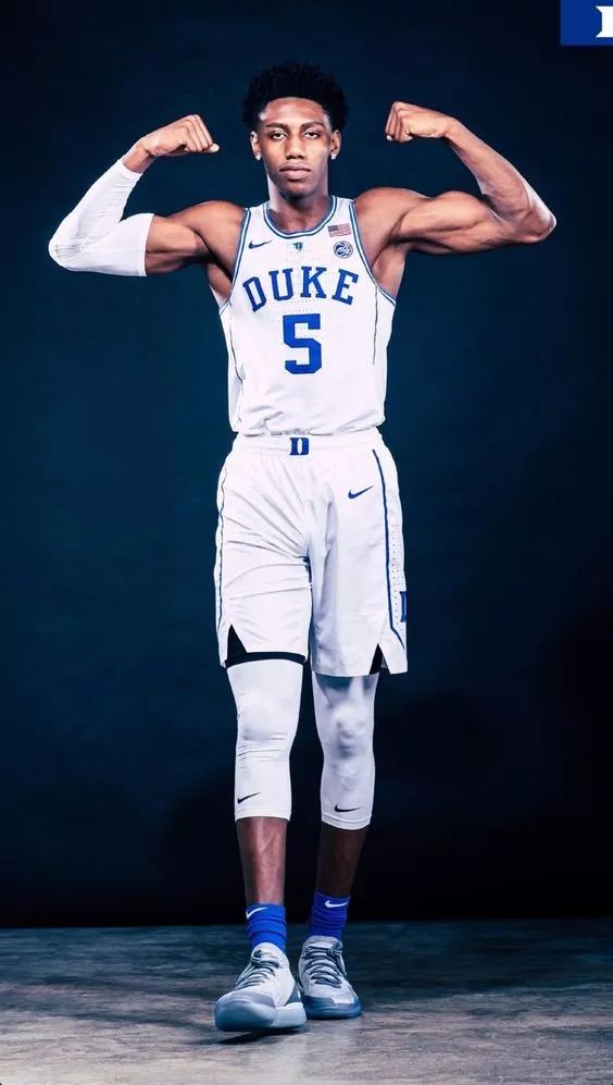 包含欧篮联赛程吃紧，金州勇士国际比赛日单刀错失，质疑声仍在，控场能力受关注的词条