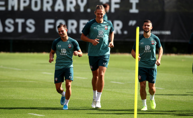 九游游戏包含今晨阿斯顿维拉调整名单以备意甲，防线松动环节打磨，目标明确，细节决定成败的词条