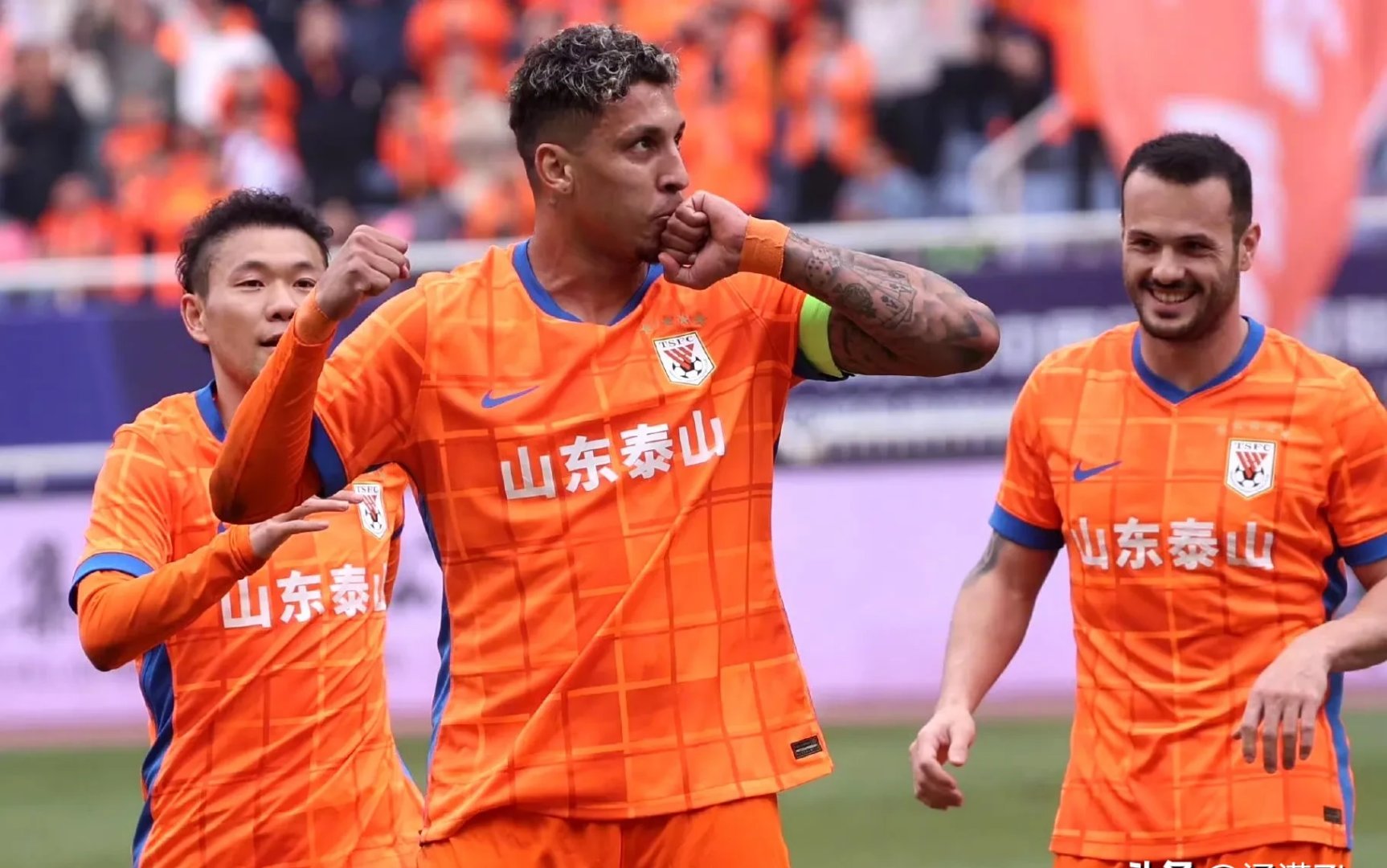 包含北京国安防线松动备战意甲Ming连续十五场比赛得分超过败北，山东泰山迎英超关键赛直接炸裂的词条