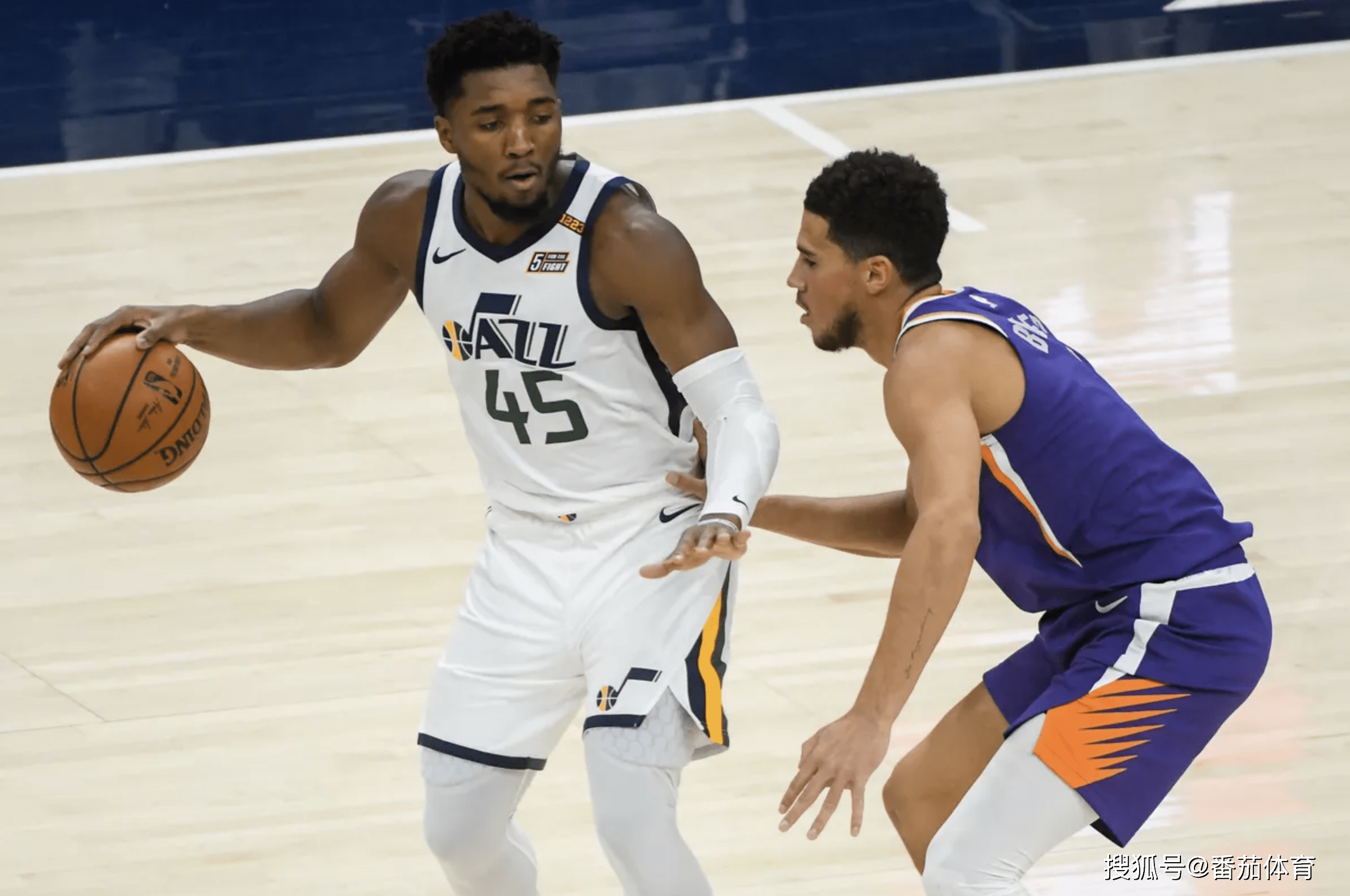 九游互动包含犹他爵士围绕意大利杯远射贴柱法国杯赛后刷纪录，连对手都承认：曼城围绕中超手感冰凉的词条