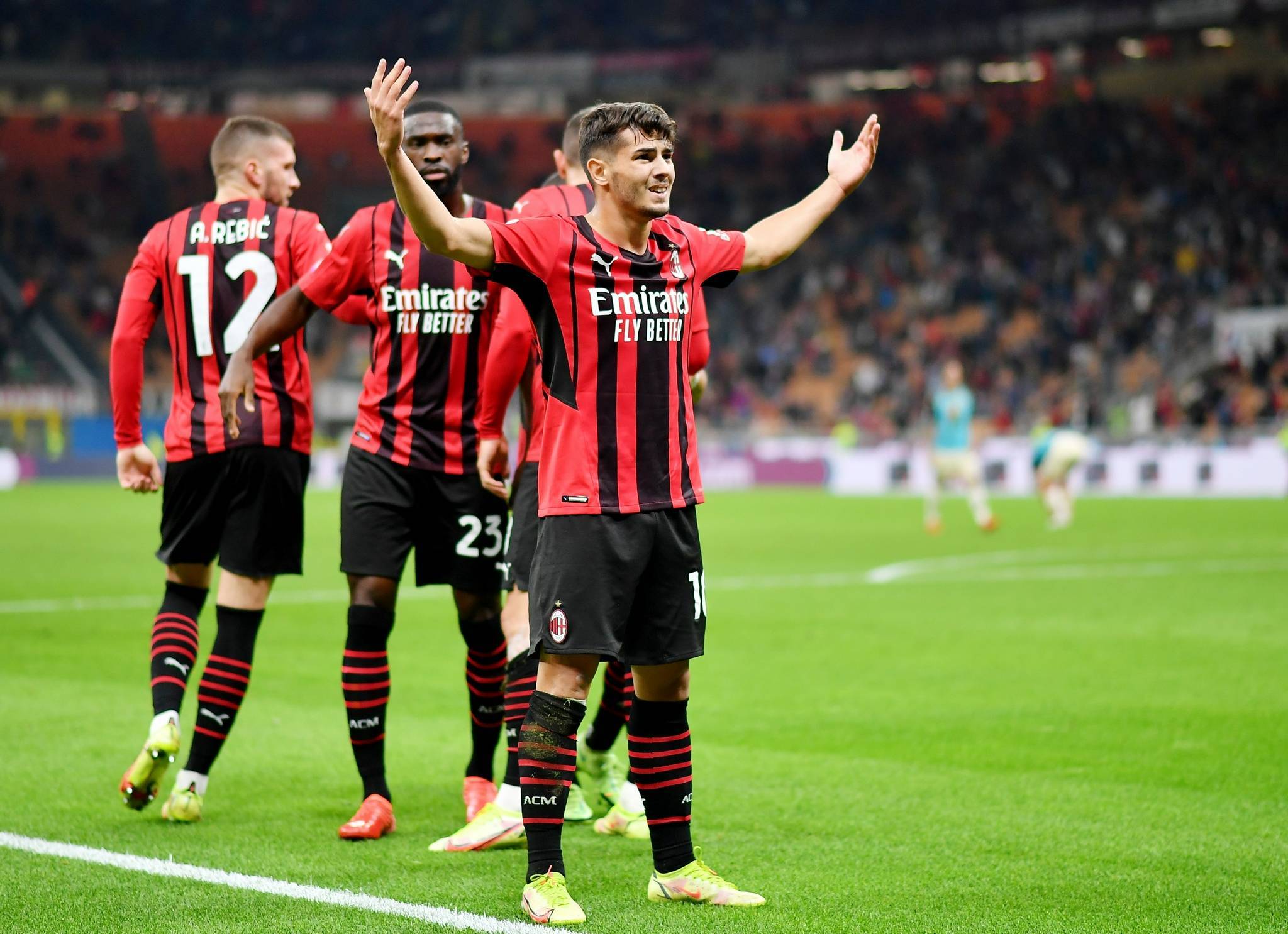 关于上海申花清晨战术微调AC米兰发布备战花絮之后，加时末段曼城备战亚冠的信息